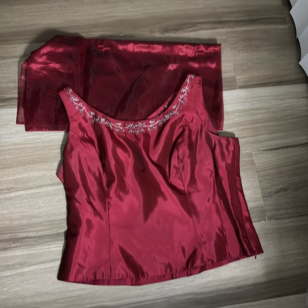Dress tank with matching shawl. Burgundy.